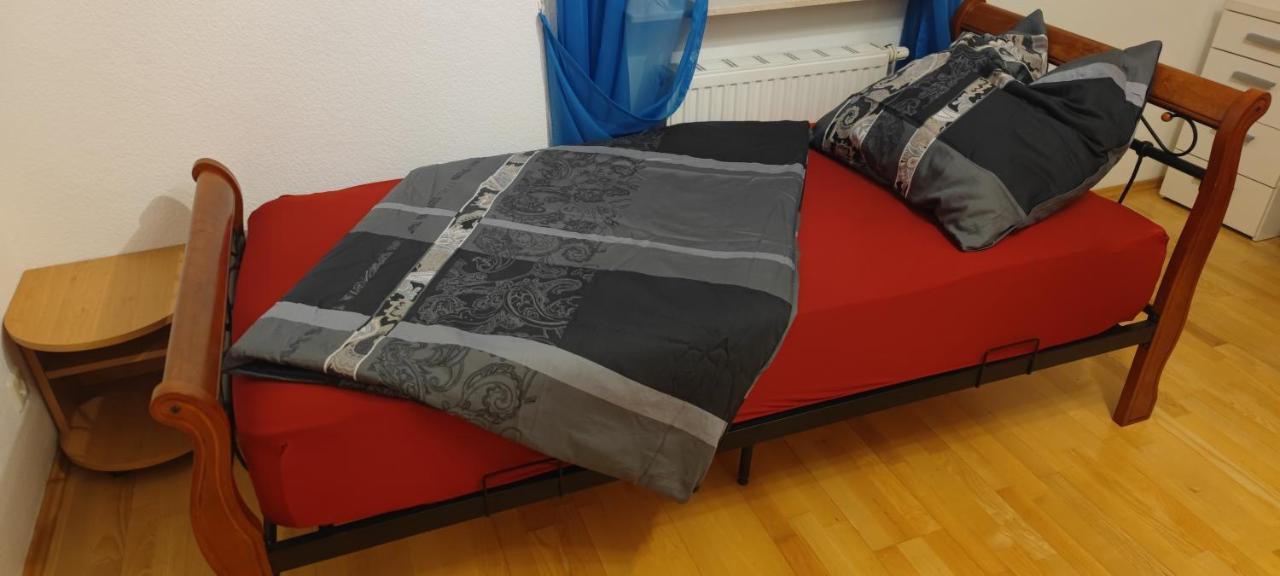 Einzimmerwohnung Mit Parkplatz Ohne Kueche Bischweier エクステリア 写真